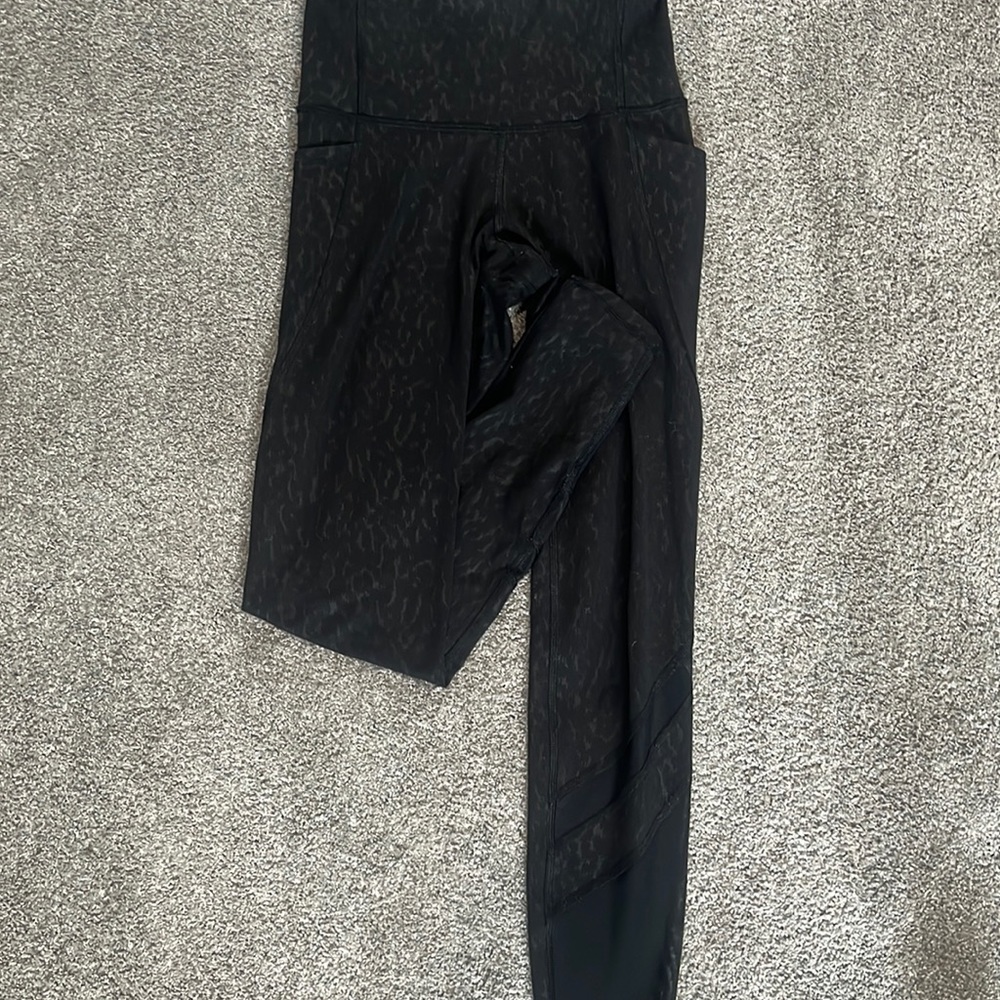 Old navy pocketed leggings